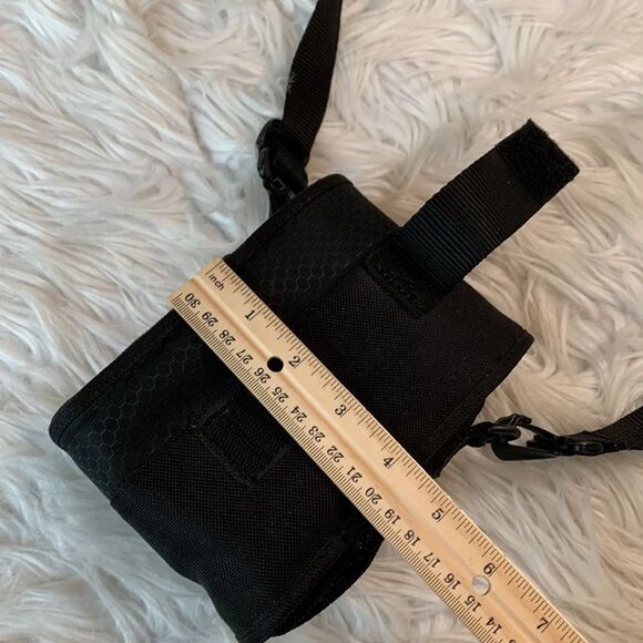 🟢3 for $20 TARGUS camera bag for point & shoot style camera hook & loop … - Picture 10 of 12